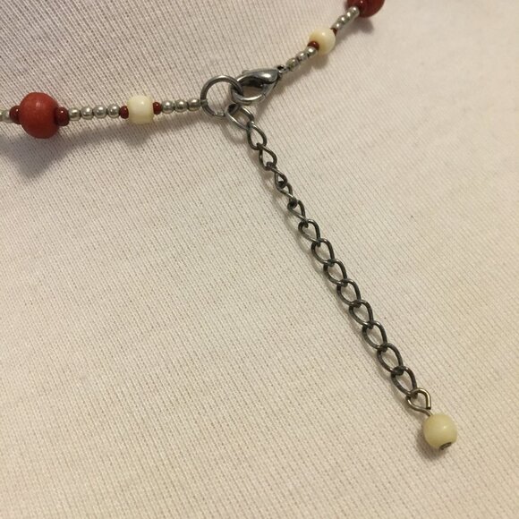 Vintage 90s Victorian Witch Necklace in Wood + Metal - Picture 3 of 11